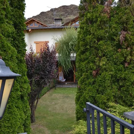Caseta De Tatil Evi Llivia